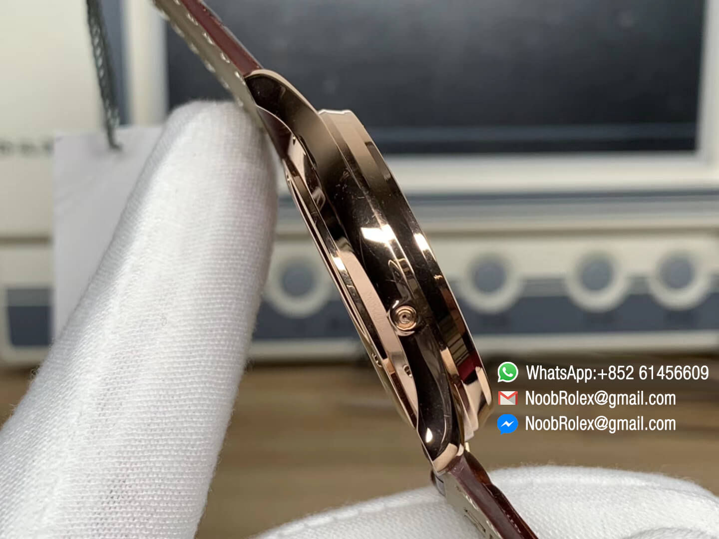 Jaeger LeCoultre Master Ultra Thin Q1362520 ZF Best 1:1 Rep Edition Moonphase Rose Gold Case White Dial on Brown Leather Strap A925