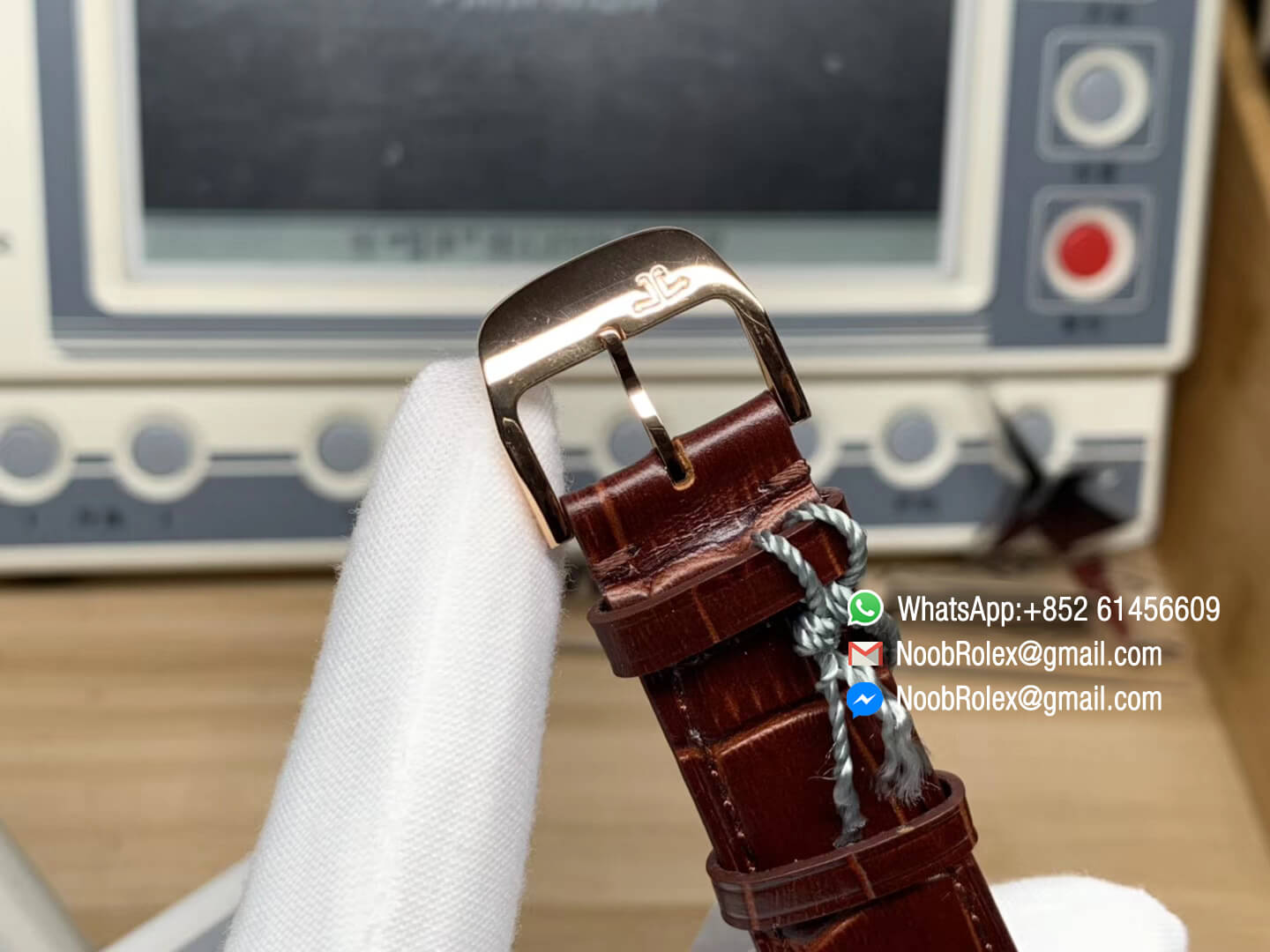 Jaeger LeCoultre Master Ultra Thin Q1362520 ZF Best 1:1 Rep Edition Moonphase Rose Gold Case White Dial on Brown Leather Strap A925