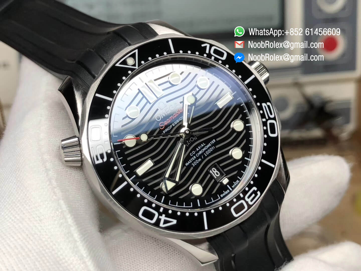 Omega 2018 Seamaster Diver 300M Black Ceramic Bezel Black Dial on Black Rubber Strap A8800 VSF 1:1 Best Edition V2 with Black Balance Wheel
