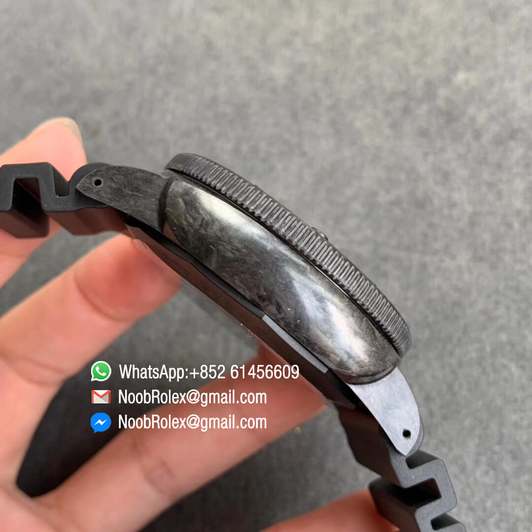 Panerai Carbotech PAM616 Luminor Submersible Special Edition Forged Carbon Case XF Best Edition on Black Rubber Strap P.9000 Movement