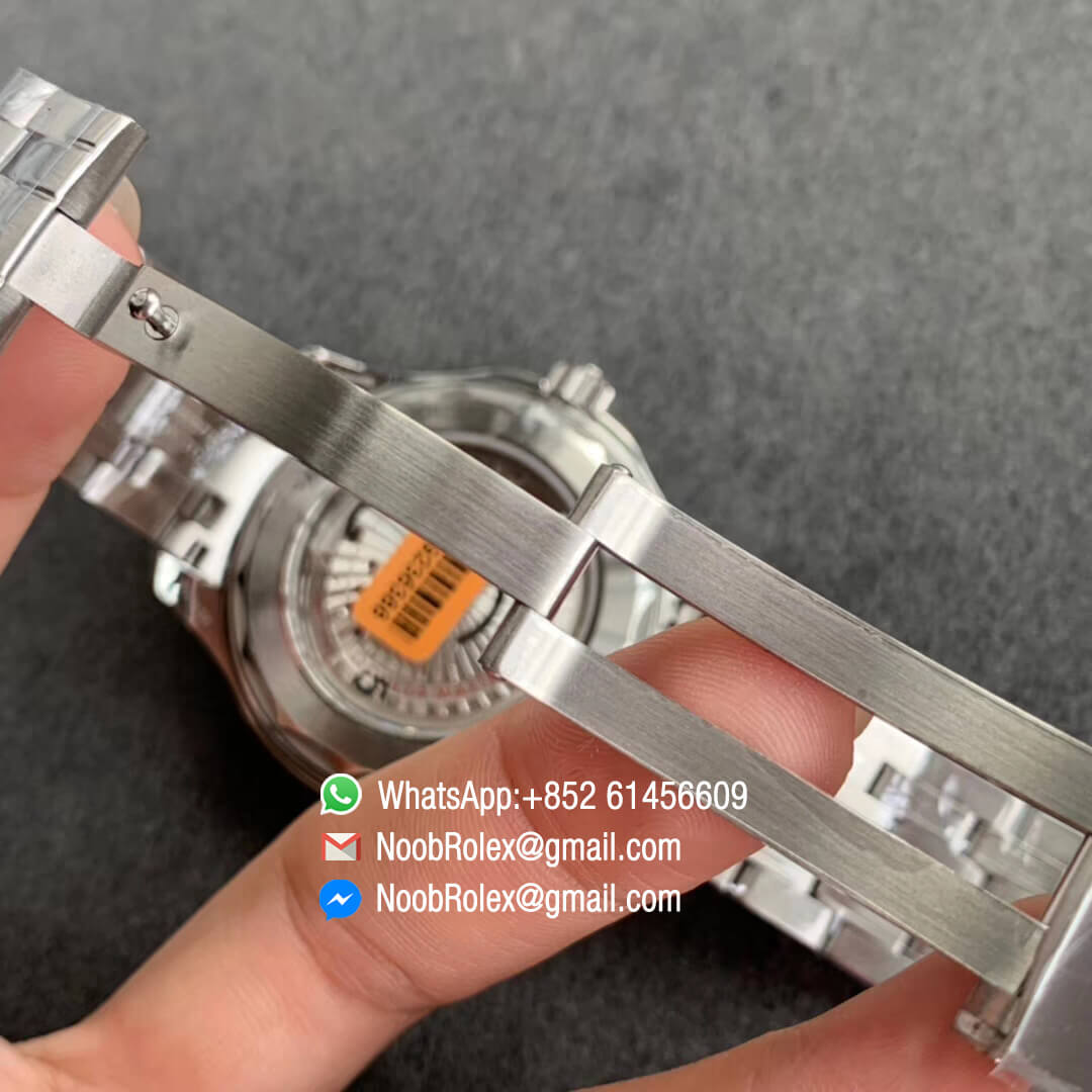 Swiss Clone Omega 2019 Seamaster Diver 300M OMF Best Quality Steel Case Black Ceramic Bezel White Dial on Steel Bracelet A8800 07