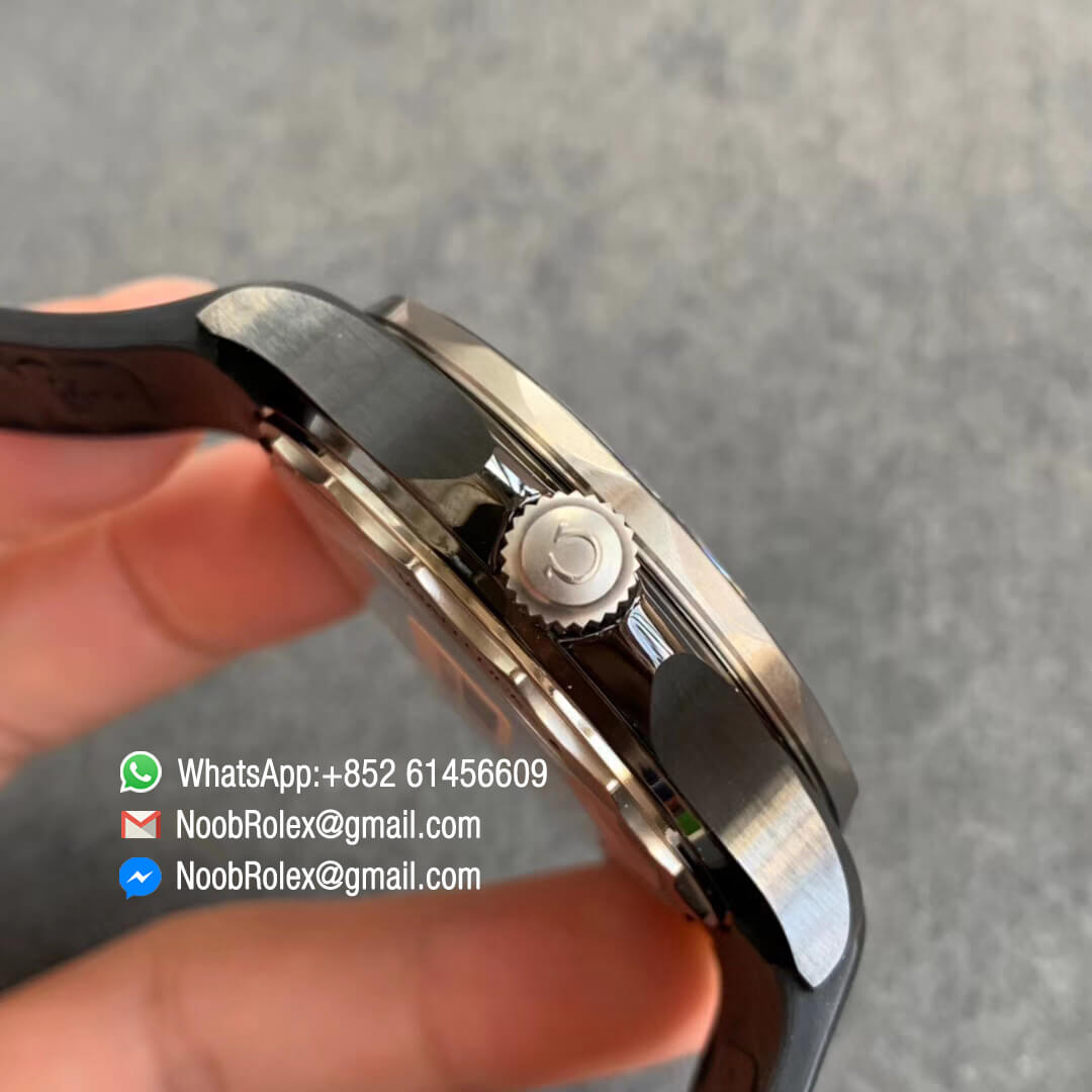 Swiss Watch Replica Seamaster Diver 300M Black Dial Ceramic Case VS Factory Edition Rubber Strap A8806 - Noob Watch Time