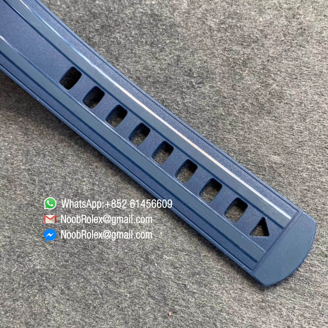 VS Factory Replica Swiss Watch 2018 Seamaster Diver 300M Steel Rose Gold Plated Rose Gold Bezel Blue Dial on Blue Rubber Strap A8800 07