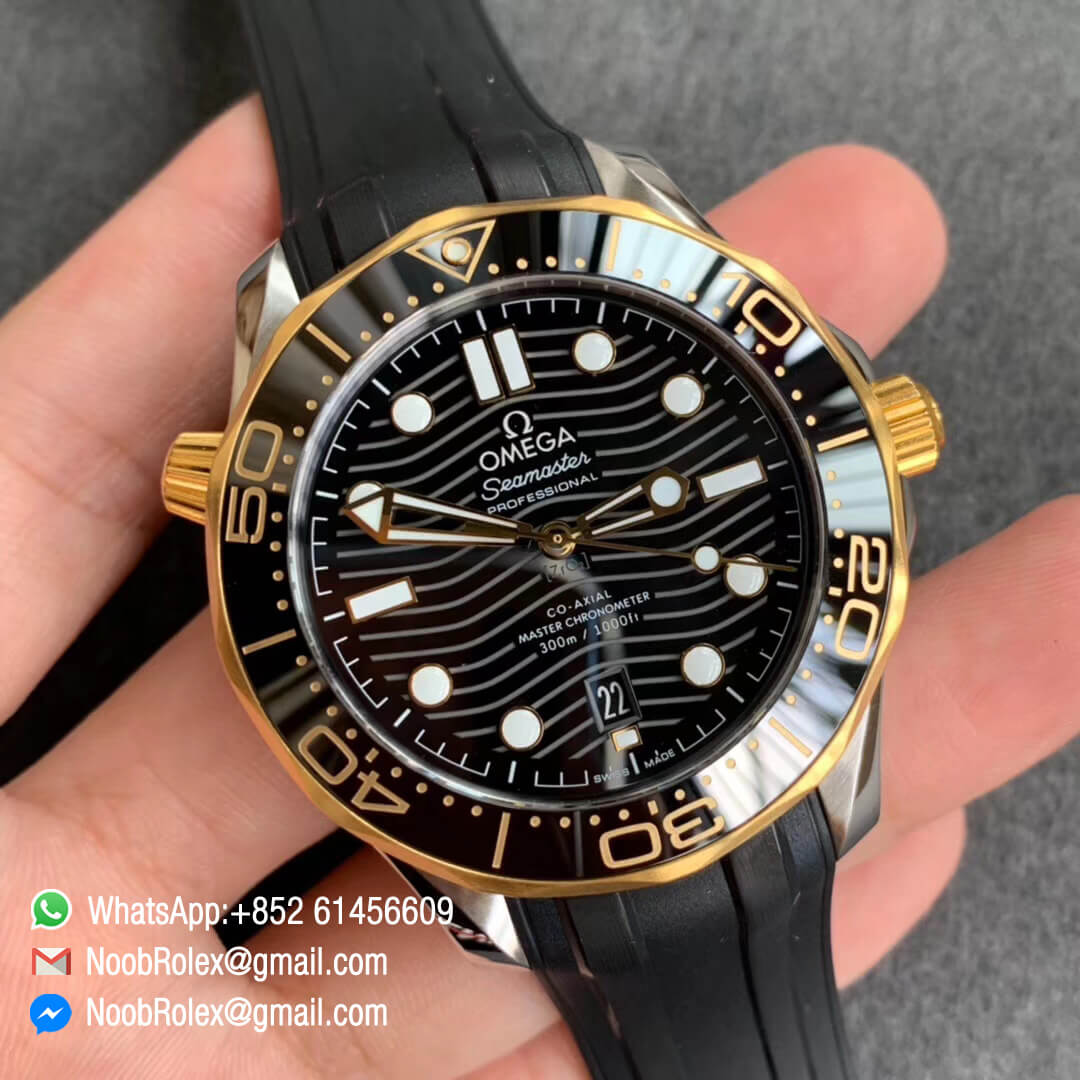 VS Factory Swiss Watch Replica Seamaster Diver 300M CO AXIAL Steel and Yello Gold Plated Bezel Black Dial on Black Rubber Strap A8800 Noob Watch Time 02
