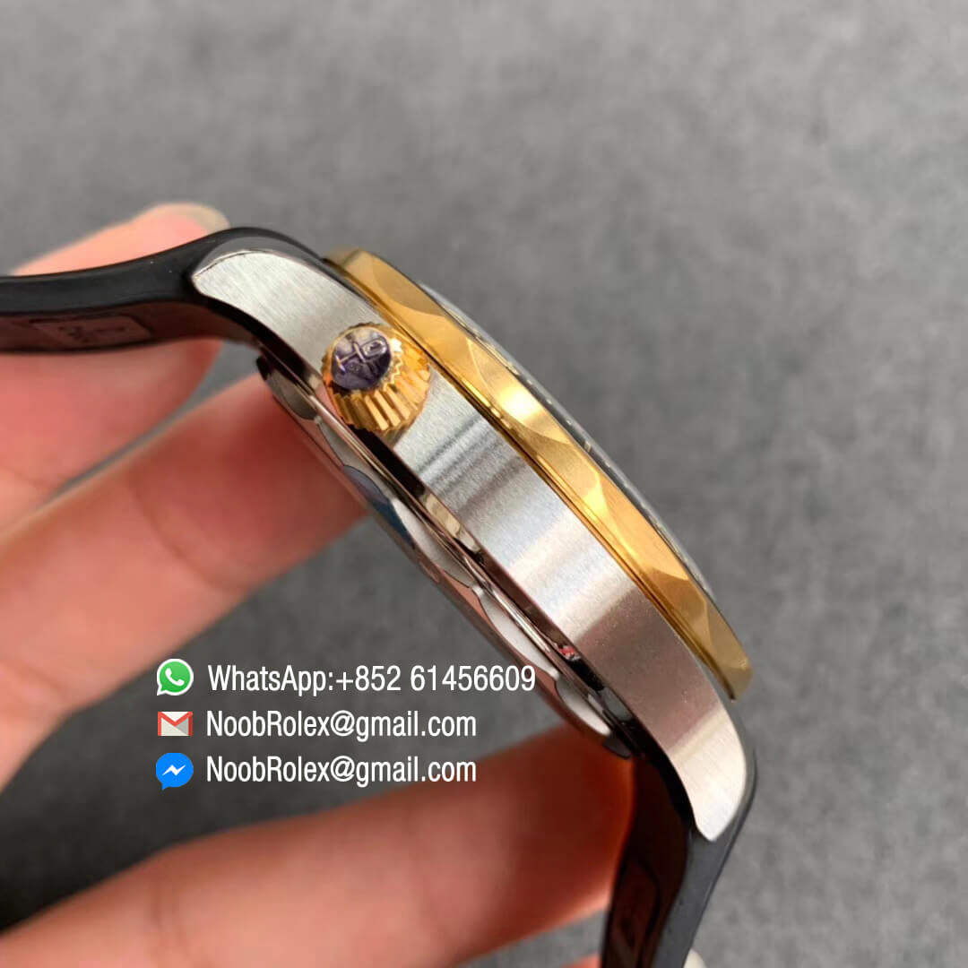 VS Factory Swiss Watch Replica Seamaster Diver 300M CO AXIAL Steel and Yello Gold Plated Bezel Black Dial on Black Rubber Strap A8800 Noob Watch Time 05