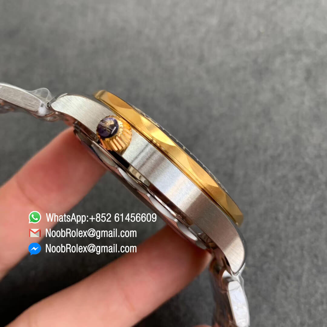 VS Factory Swiss Watch Replica Seamaster Diver 300M CO AXIAL Yello Gold Plated Bezel Black Dial on Steel Yellow Gold Plated Bracelet A8800 Noob Watch Time 05