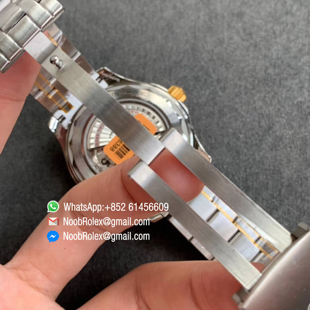 VS Factory Swiss Watch Replica Seamaster Diver 300M CO AXIAL Yello Gold Plated Bezel Black Dial on Steel Yellow Gold Plated Bracelet A8800 Noob Watch Time 07