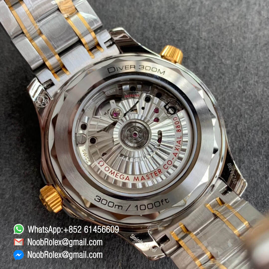 VS Factory Swiss Watch Replica Seamaster Diver 300M CO AXIAL Yello Gold Plated Bezel Black Dial on Steel Yellow Gold Plated Bracelet A8800 Noob Watch Time 08