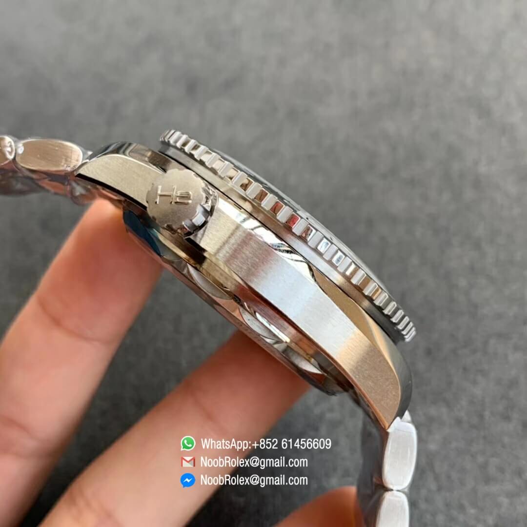 Planet Ocean 600M Tai Chi GMT VSF Best Edition Black White Ceramic Bezel and Black Dial on SS Bracelet A8906 Super Clone 5