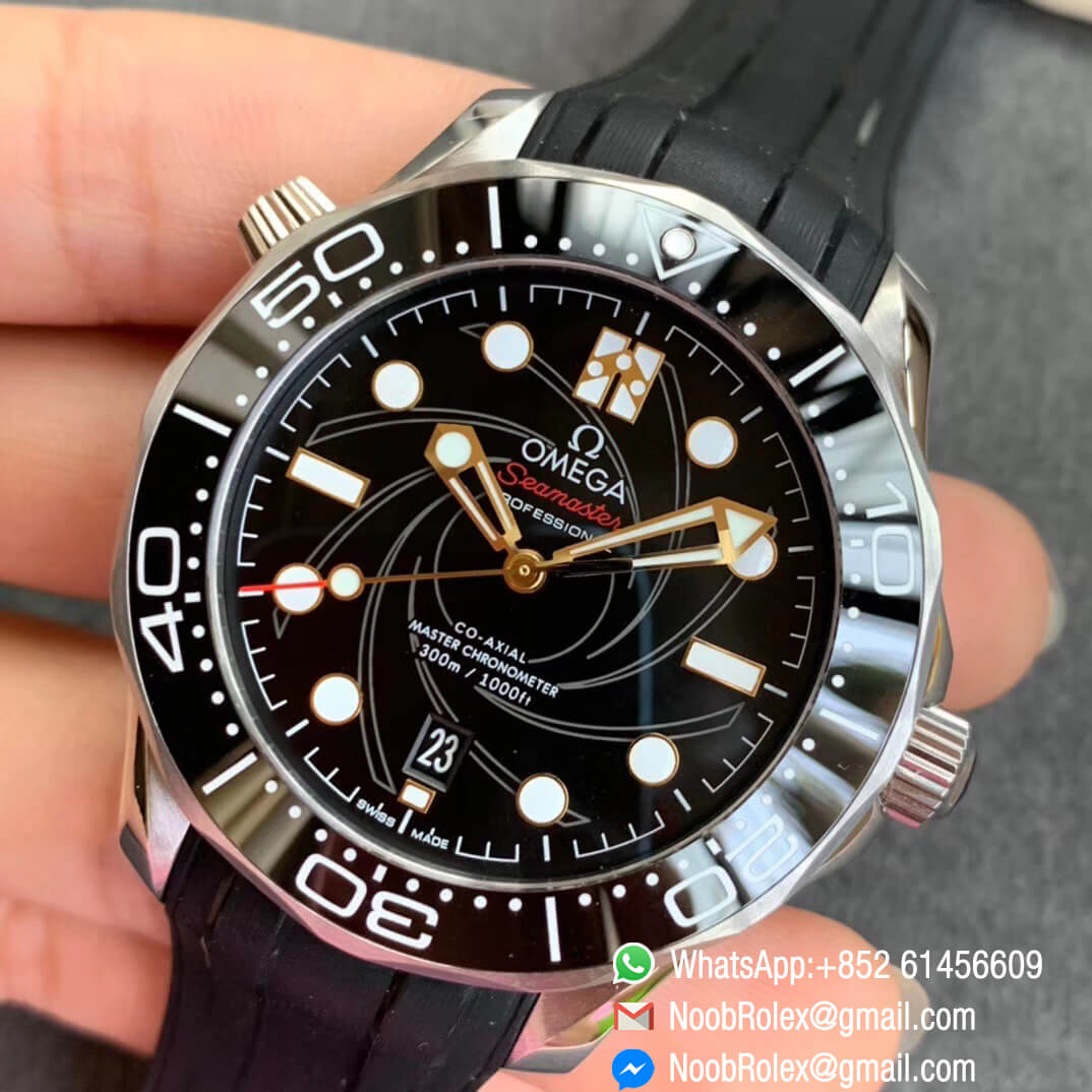 Omega Seamaster Diver 300M 007 James Bond Steel Case VSF Top Replica on Black Rubber Strap A8800 03