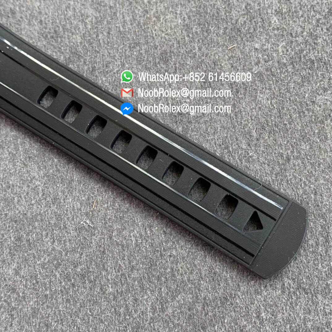 Omega Seamaster Diver 300M 007 James Bond Steel Case VSF Top Replica on Black Rubber Strap A8800 07