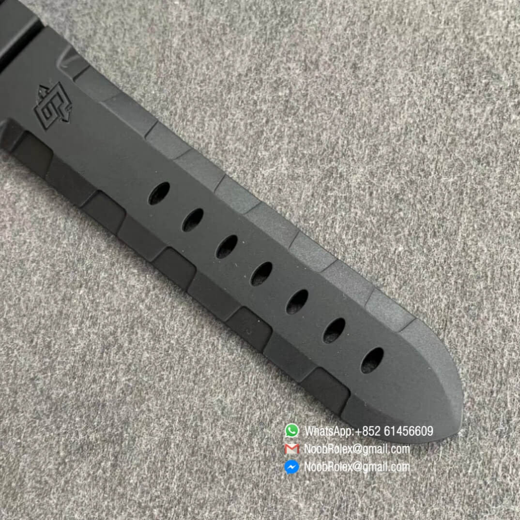 VS Factory PAM683 Luminor Submersible on Black Rubber Strap P9010 Clone 3