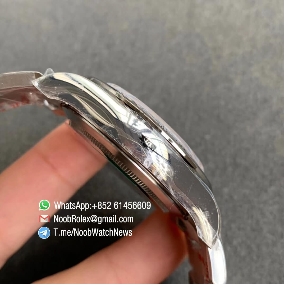 Noob Factory Rolex Daytona 116509 SA4130 V3 904L Steel Case and Bracelet Silver Dial with Red Hands Chrono Full Function 05