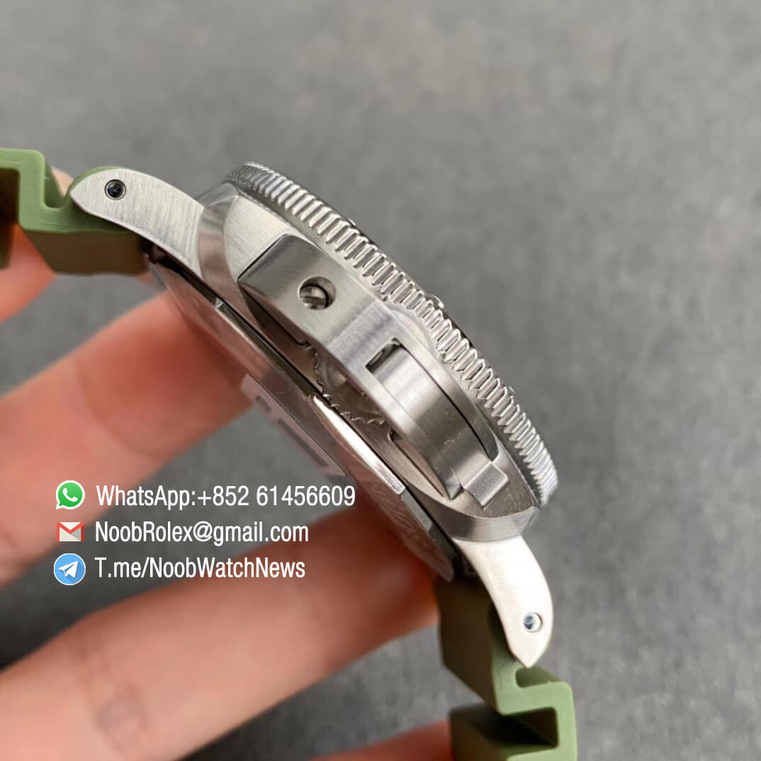 VSF Top Rep Panerai PAM01055 Luminor Submersible 42mm Verde Militare on Green Rubber Strap P900 Clone Movement 04