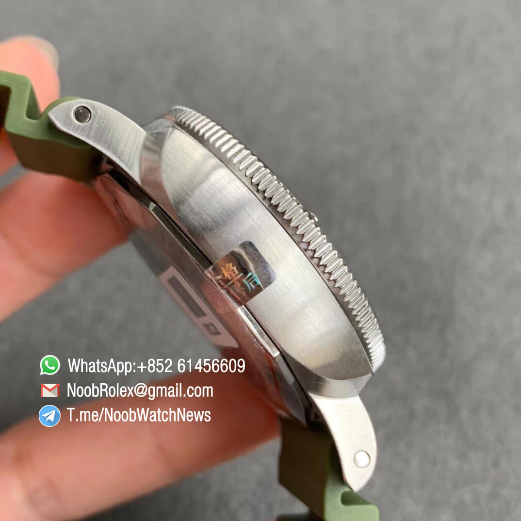 VSF Top Rep Panerai PAM01055 Luminor Submersible 42mm Verde Militare on Green Rubber Strap P900 Clone Movement 05