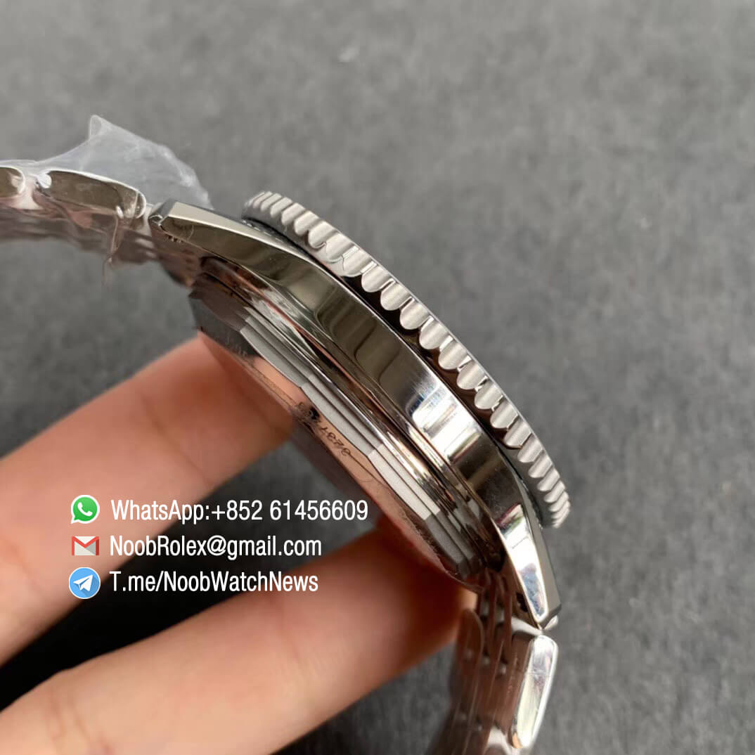 GF Best Quality Rep Breiiting Navitimer 1 Stell Case Bracelet 43mm White Dial with A7750 Full Chrono Function 05