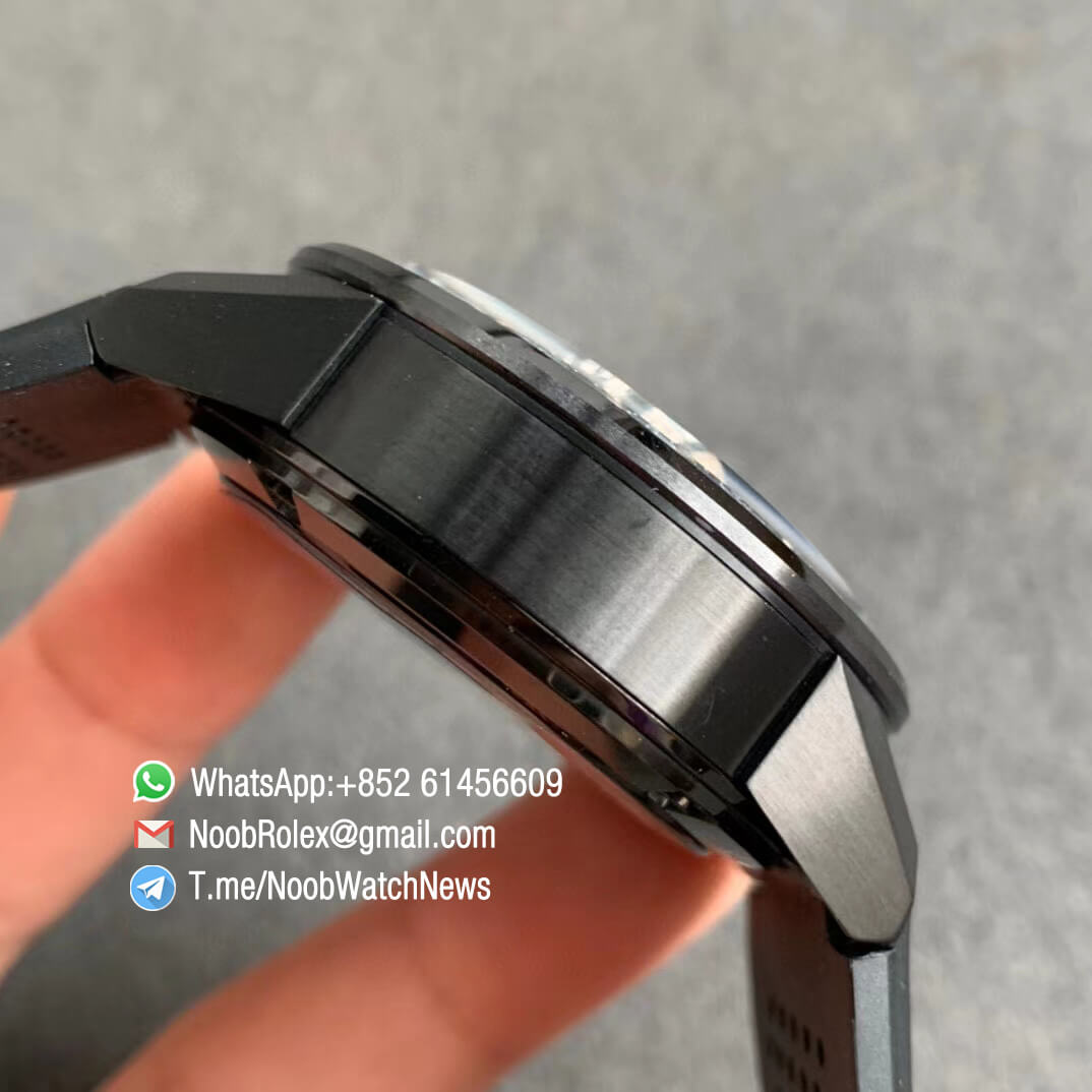 Carrera Cal Heuer 01 Chrono 43mm PVD Plated on Steel Case Gray Dial on Black Rubber Strap A1887 XF Super Clone Watch 05