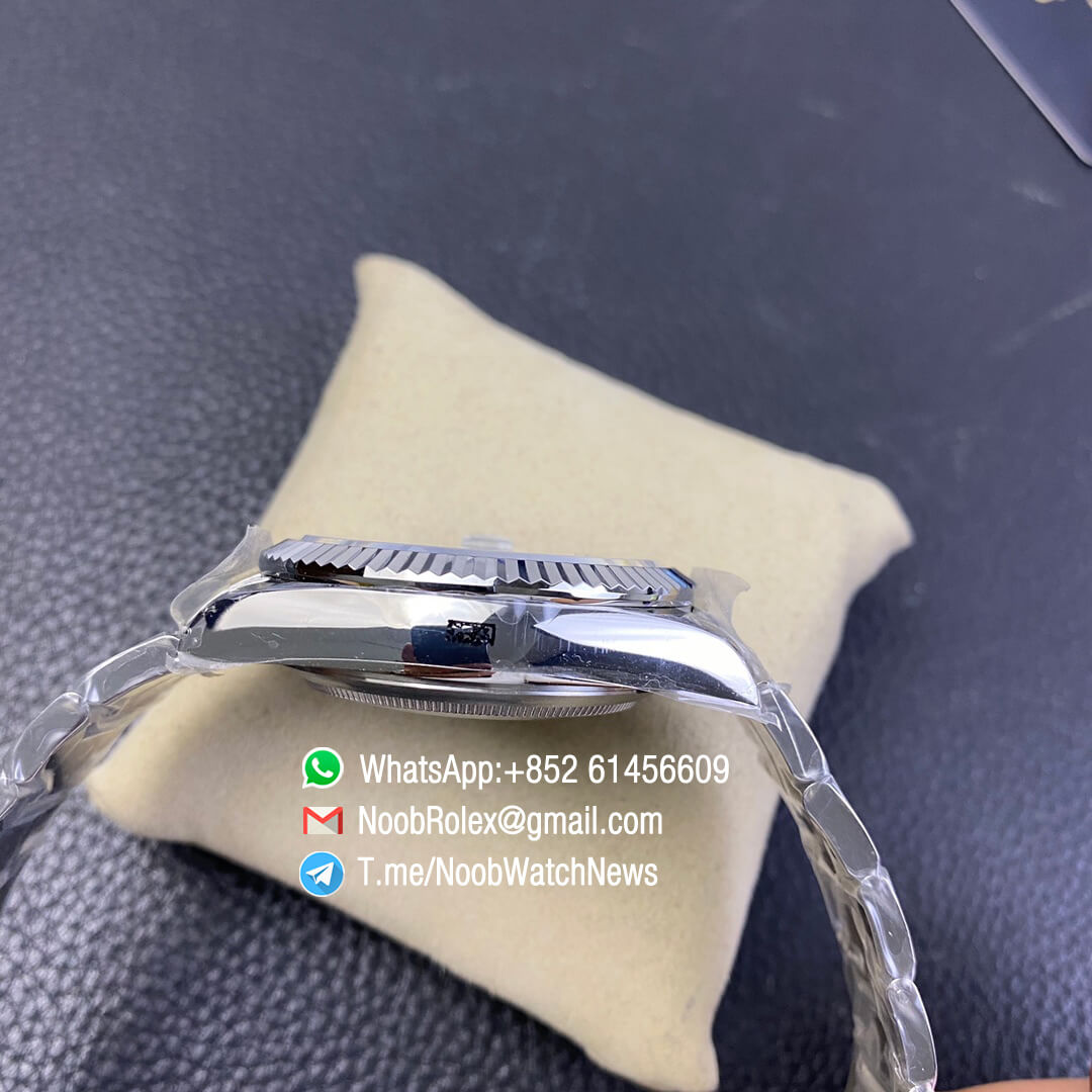 Noob Watch Quality Replica Sky Dweller 326934 Steel Case Blue Dial on Steel Bracelet Asian 9001 Movement Manual Month Display 09