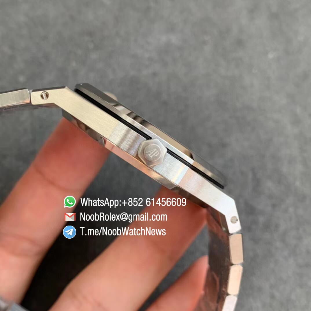 Best Copies AP Royal Oak 15202IP Extra Thin 39mm Stainless Steel Case Bracelet Gradient Blue Textured Dial A2121 XF V2 04