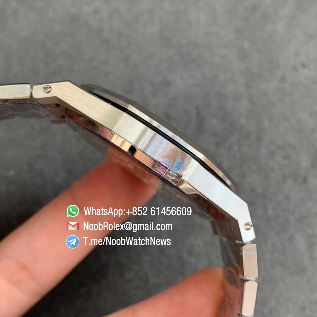 Best Copies AP Royal Oak 15202IP Extra Thin 39mm Stainless Steel Case Bracelet Gradient Blue Textured Dial A2121 XF V2 05
