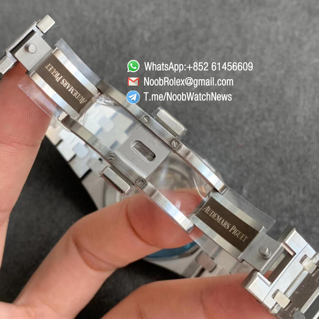 Best Copies AP Royal Oak 15202IP Extra Thin 39mm Stainless Steel Case Bracelet Gradient Blue Textured Dial A2121 XF V2 07