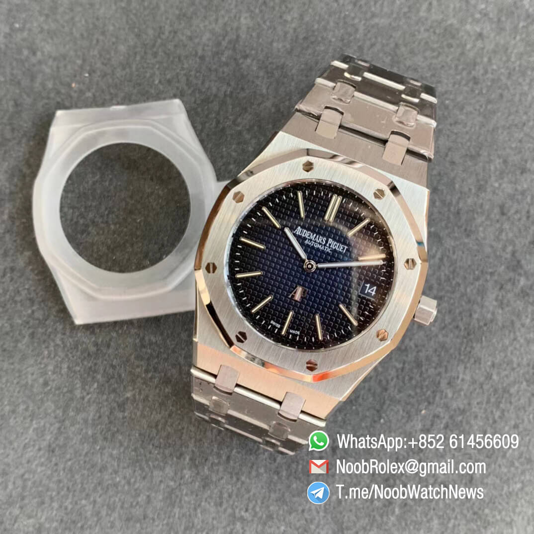 Best Copies AP Royal Oak 15202IP Extra Thin 39mm Stainless Steel Case Bracelet Gradient Blue Textured Dial A2121 XF V2 09