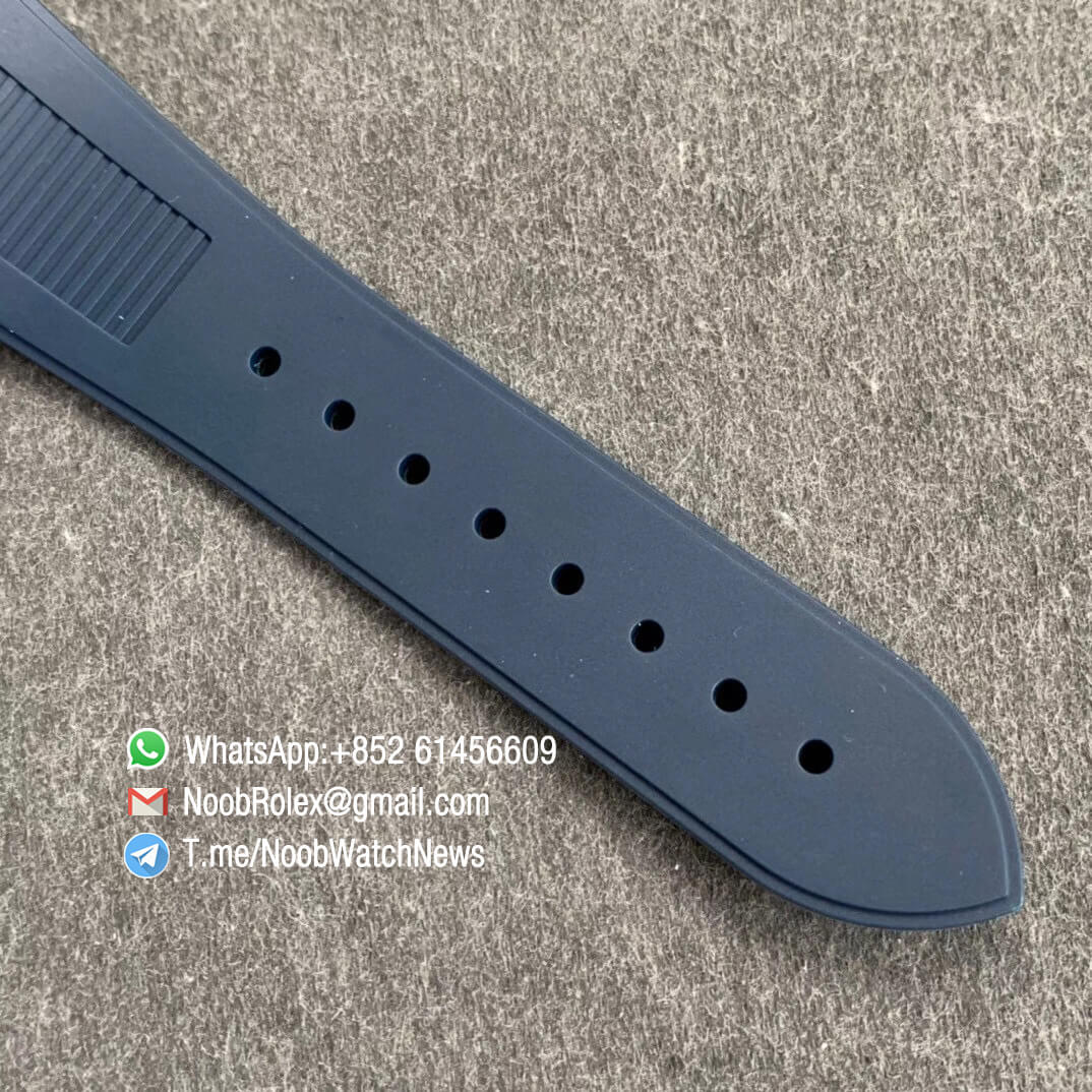 Patek Philippe Nautilus 5726 Complicated DayDate MonthMoonphase Steel Case Blue Textured Dial on Blue Rubber Strap A324 GRF High Quality Repwatch 07