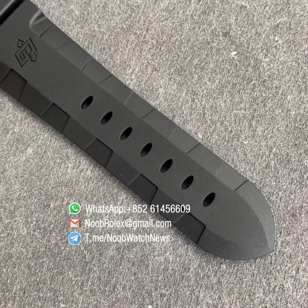 Panerai PAM 01039 Submersible Luna Rossa Challenge 36th Americas Cup GMT Forged Carbon Case Black textile Dial Rubber Strap P9011 Automatic VSF 07