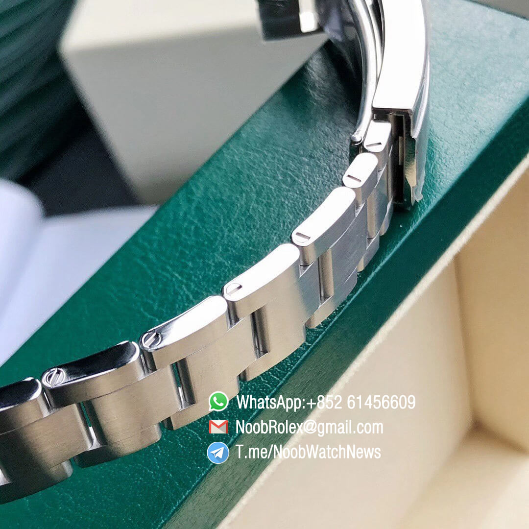 Rolex Submariner Date New Model 2020 126610LV 41MM Green Ceramic Bezel Black Dial with Crown Logo 6 oclock position 904L Oyster Bracelet ETA 2836 10