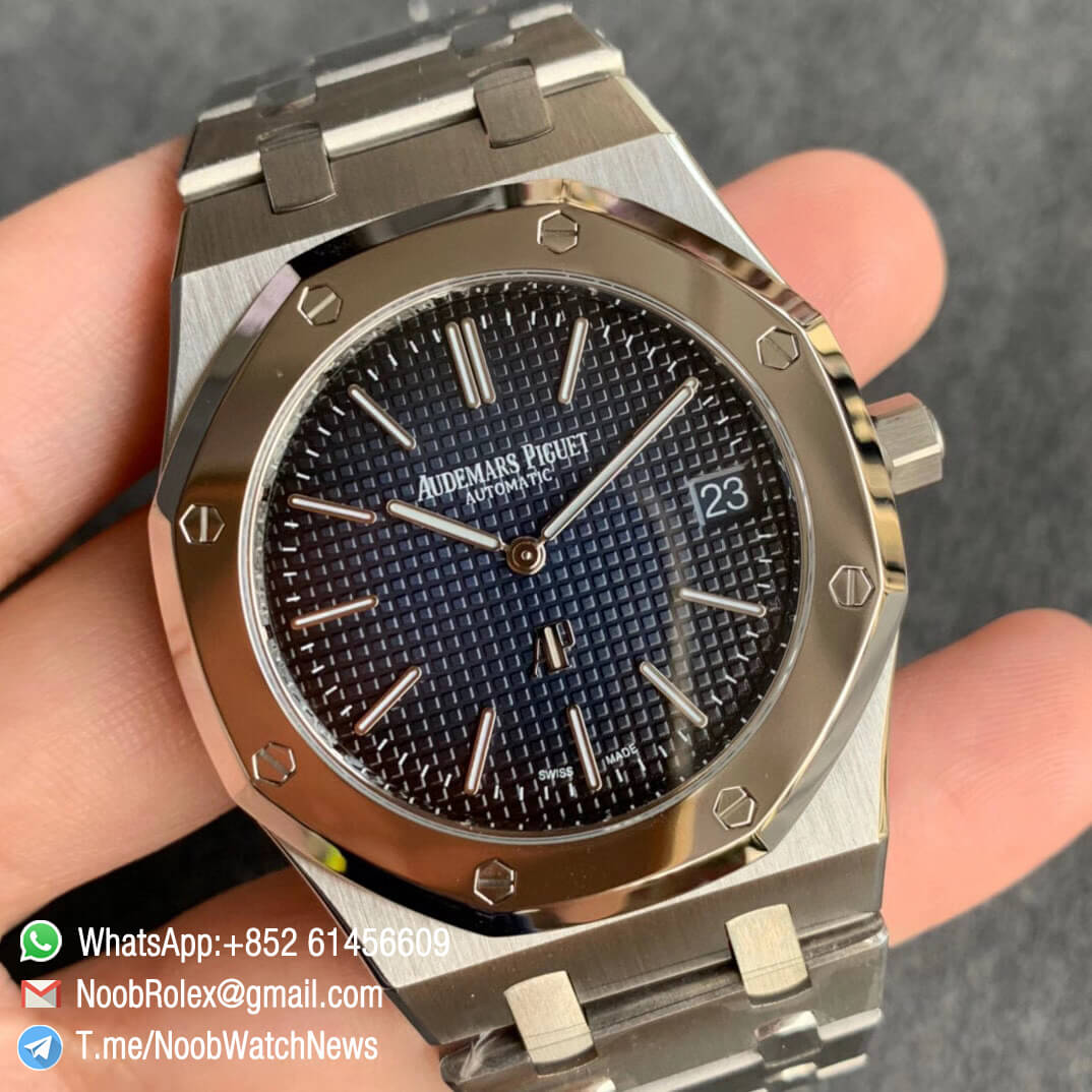 Royal Oak 15202 Ultra Thin 39mm Steel Case Bracelet Gradient Blue Textured Dial Update to Polished Bezel A2121 XF V3 02