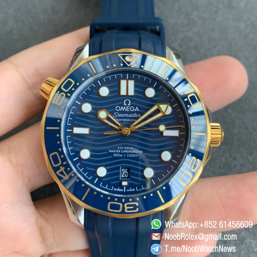 Omega Seamaster Diver 300M Steel Case Blue Wave Texture Dial 18k Yellow Gold Plated Bezel Blue Rubber Strap VSF Best Edition A8800 01
