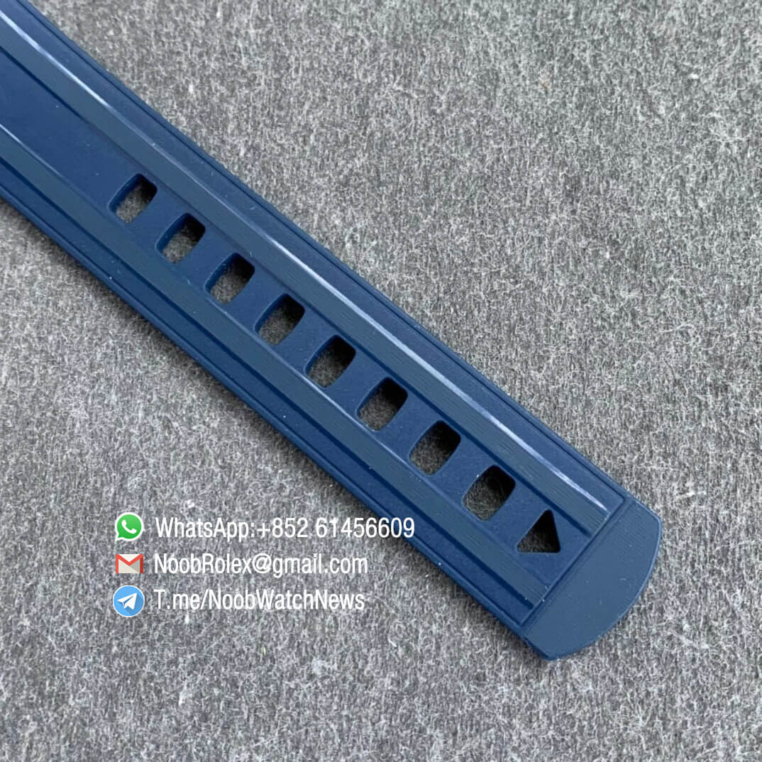 Omega Seamaster Diver 300M Steel Case Blue Wave Texture Dial 18k Yellow Gold Plated Bezel Blue Rubber Strap VSF Best Edition A8800 08