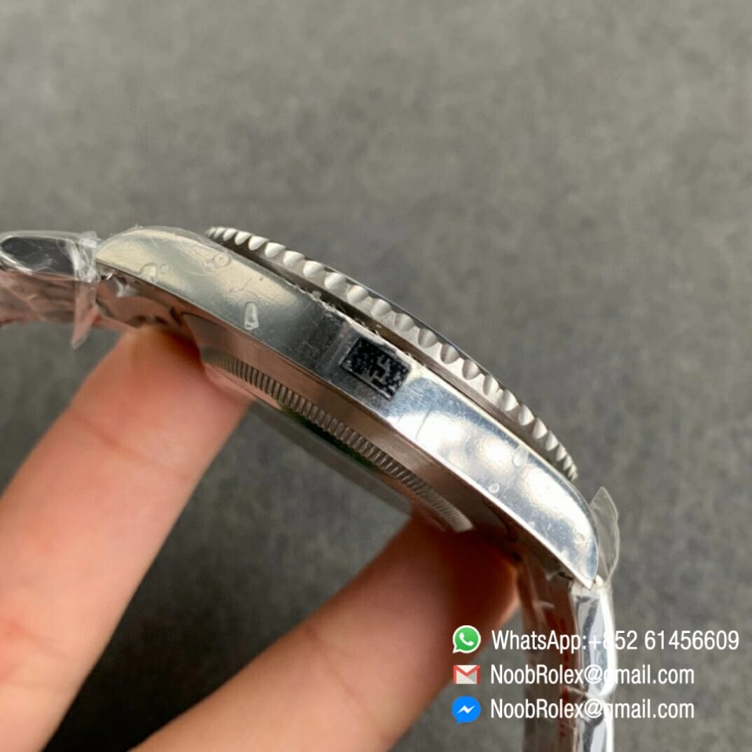 Green Factory 2020 New Submariner 126610LV 41mm Black Dial with Crown Logo at 6 Oclock Green Ceramic Bezel 904L Steel Case A2824 05