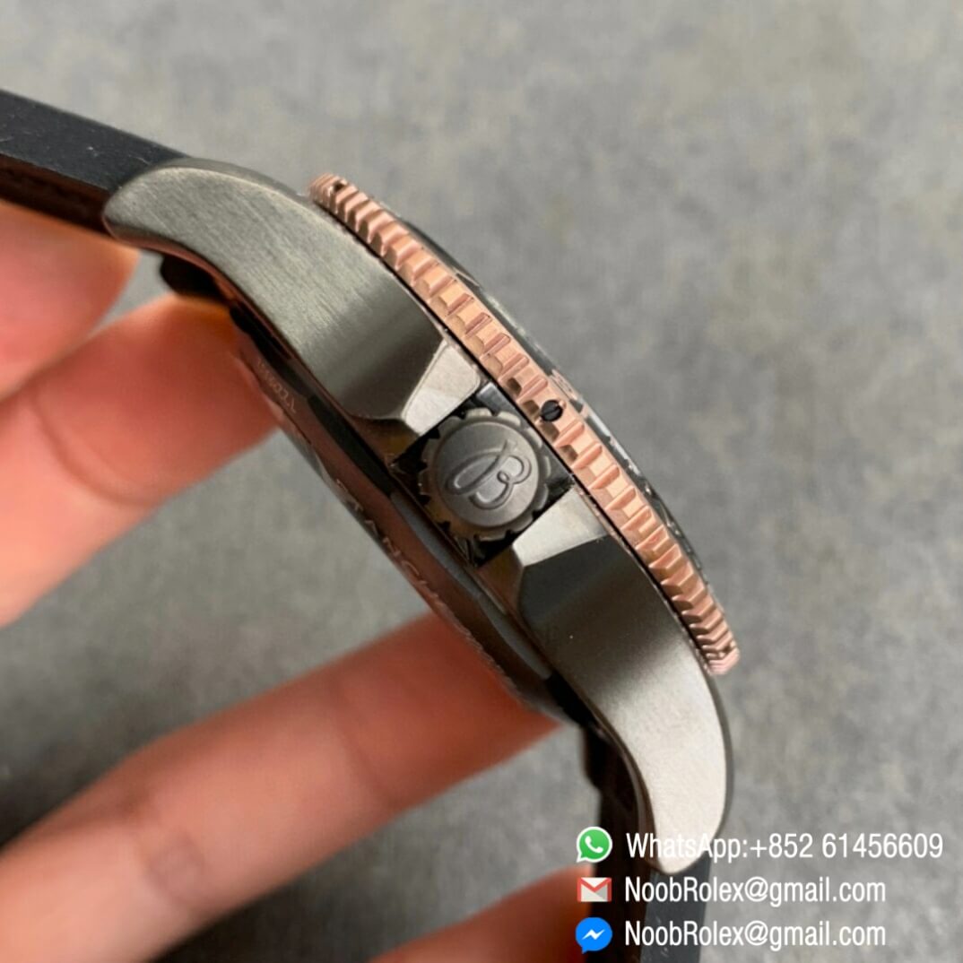 Noob Watch Time TF Best Replica Swiss Watch Breitling Superocean 44mm Black Dial DLC Black Steel Case Rose Gold Bezel Rubber Strap 04