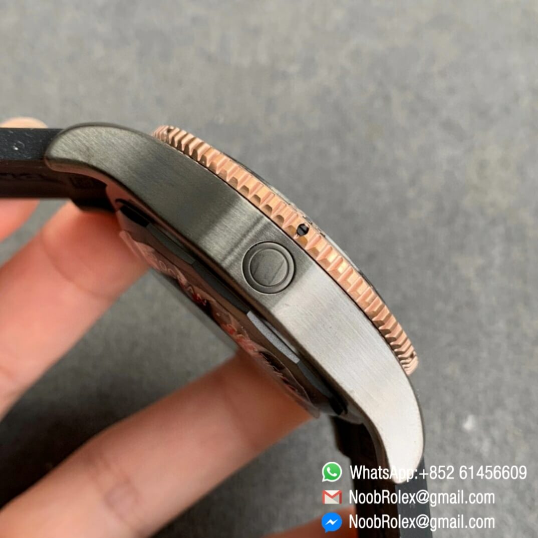 Noob Watch Time TF Best Replica Swiss Watch Breitling Superocean 44mm Black Dial DLC Black Steel Case Rose Gold Bezel Rubber Strap 05