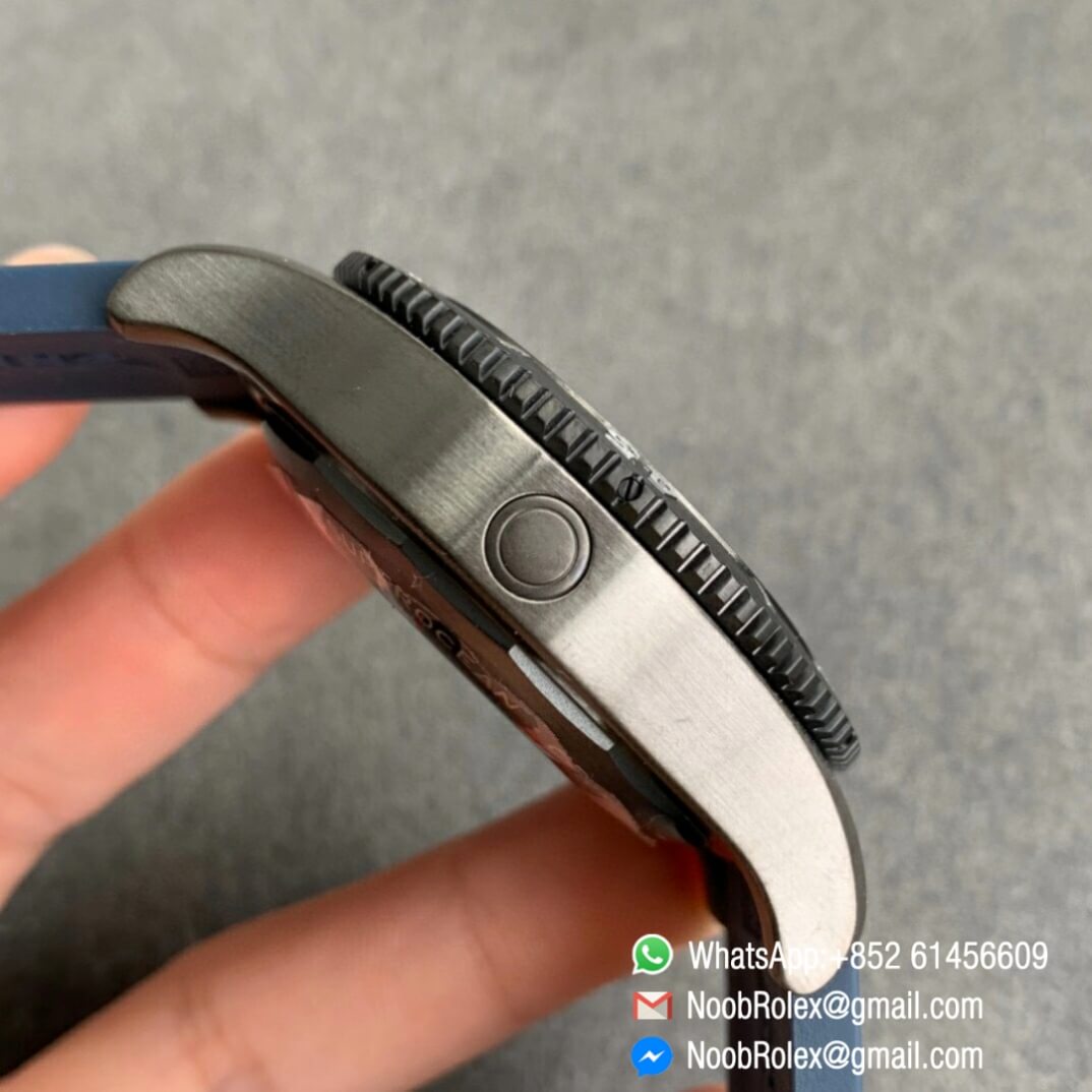 Noob Watch Time TF Best Replica Swiss Watch Breitling Superocean 44mm Blue Dial DLC Black Steel Case Blue Rubber Strap 05