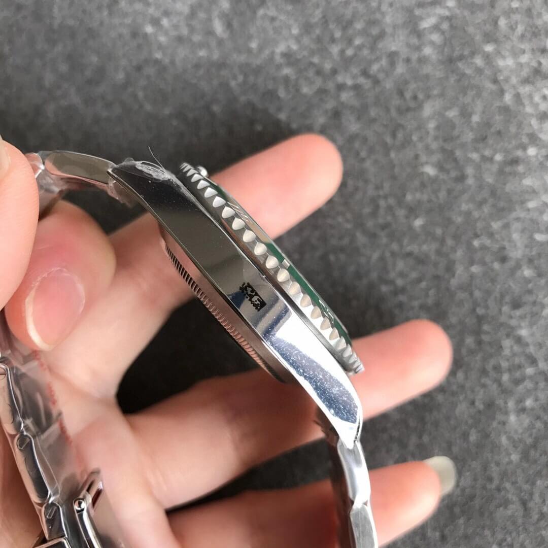 Noob Rolex 116610 LV Submariner Date Hulk Green Dial Green Ceramic Bezel in 904L Steel SA3135 Movement 05