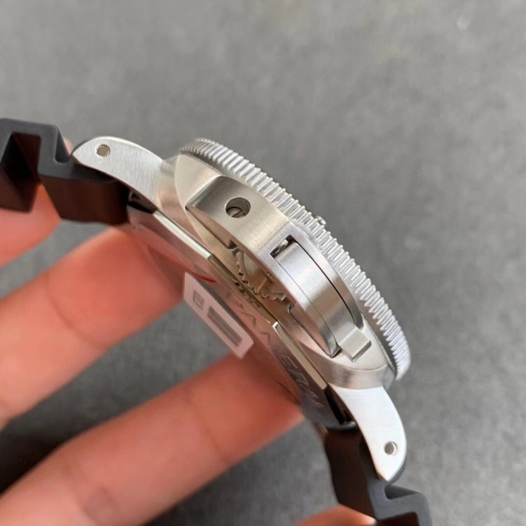 VSF Panerai PAM1209 Luminor Submersible 42mm Blue Ceramic Bezel Black Rubber Strap Clone AXXXIV Movement 04