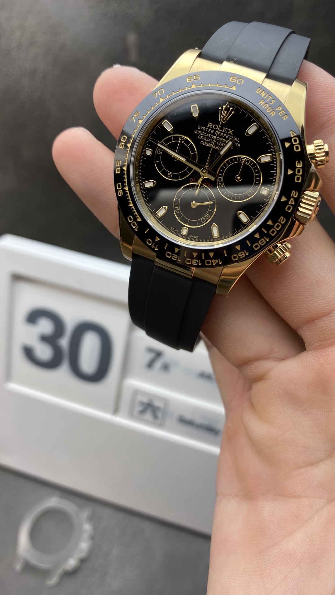 China Clean Factroy Daytona 116518 Super Clone 4130 Movement Black Dial on Oysterflex Rubber Strap China Clean Factroy Daytona 116518 Super Clone 4130 Movement Black Dial on Oysterflex Rubber Strap