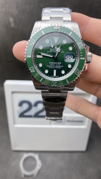 Clean Watch Rolex Submariner Date Hulk 116610LV Green Dial Green Ceramic Bezel 904L Steel Case Oyster Bracelet SA3135 Movement