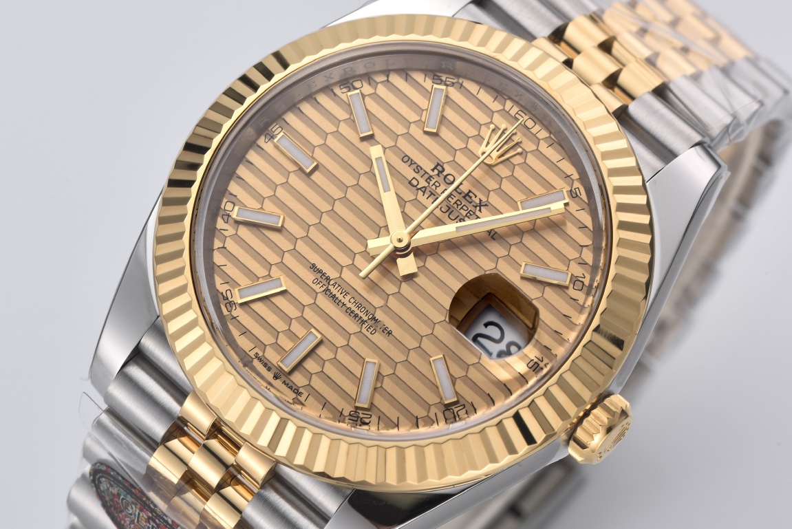 Clean Factory Datejust 126333 41mm Yellow Gold Fluted Textured Dial with Stick Markers Yellow Gold Bezel 3235 Movement Two Tone Jubilee Bracelet 02 Clean Factory Datejust 126333 41mm Yellow Gold Fluted Textured Dial with Stick Markers Yellow Gold Bezel 3235 Movement Two Tone Jubilee Bracelet 02