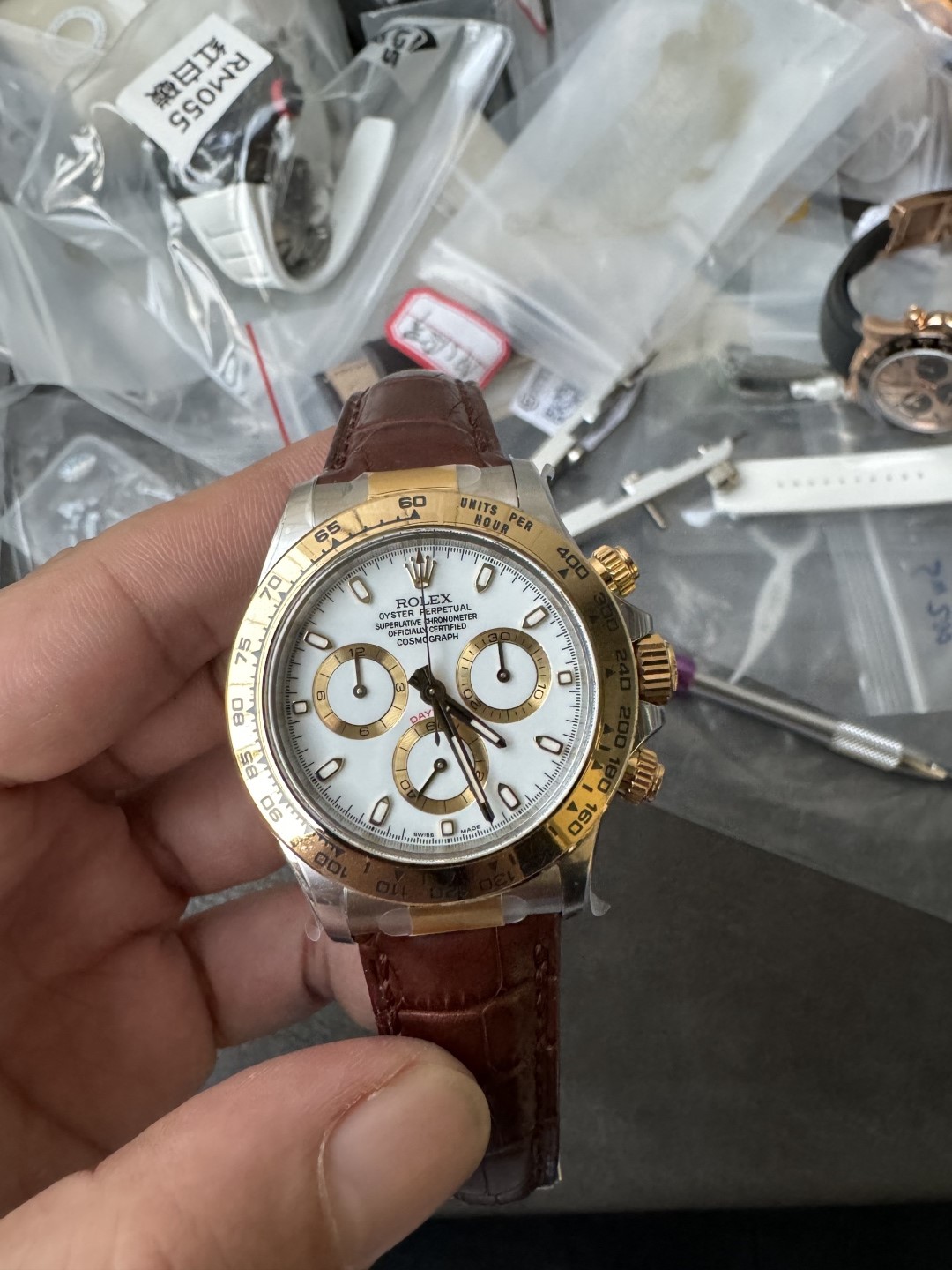 Clean Factory Watch Daytoan 116503 White Dial Yellow Gold Bezel 904L Steel Case Alligator Strap DD4130 Movement 05 Clean Factory Watch Daytoan 116503 White Dial Yellow Gold Bezel 904L Steel Case Alligator Strap DD4130 Movement 05