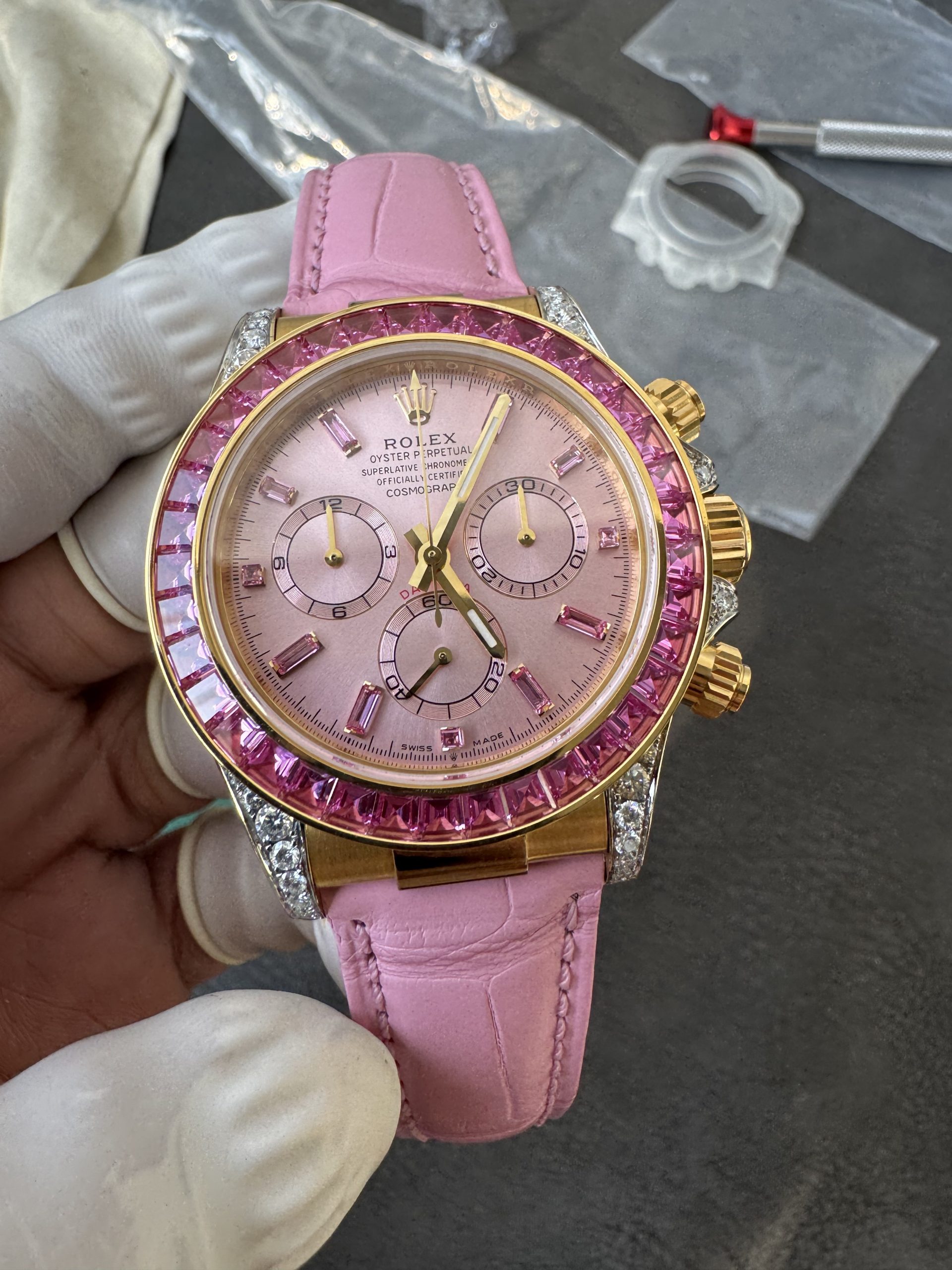 Super Clone Custom Lady Daytona 126538TRO Wrapped 18K Yellow Gold Case Pink Dial wtih Diamond Indexes Pink Diamonds Bezel Pink Leather Strap 4131 Movement 04 Super Clone Custom Lady Daytona 126538TRO Wrapped 18K Yellow Gold Case Pink Dial wtih Diamond Indexes Pink Diamonds Bezel Pink Leather Strap 4131 Movement 04