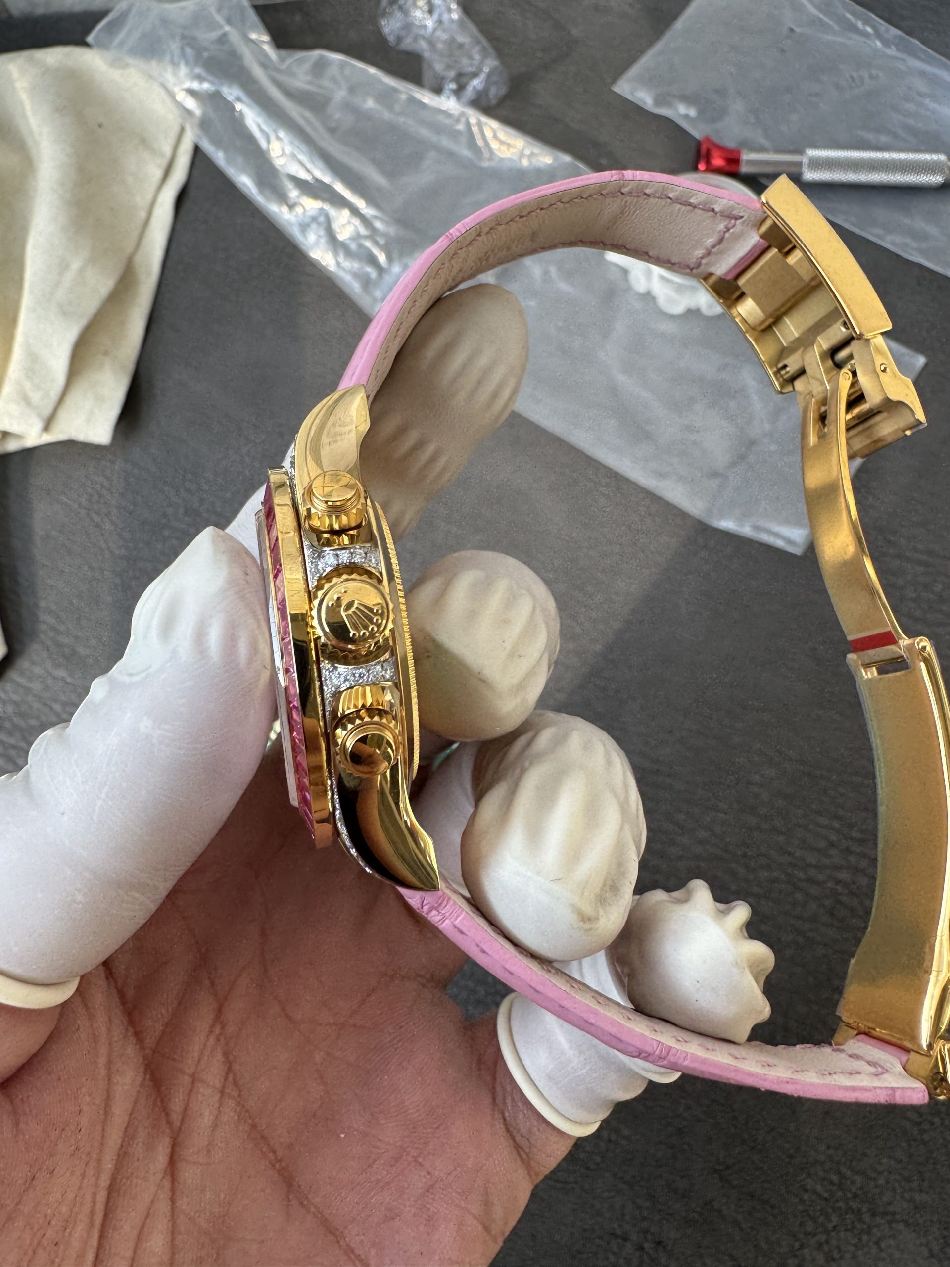 Super Clone Custom Lady Daytona 126538TRO Wrapped 18K Yellow Gold Case Pink Dial wtih Diamond Indexes Pink Diamonds Bezel Pink Leather Strap 4131 Movement 06 Super Clone Custom Lady Daytona 126538TRO Wrapped 18K Yellow Gold Case Pink Dial wtih Diamond Indexes Pink Diamonds Bezel Pink Leather Strap 4131 Movement 06