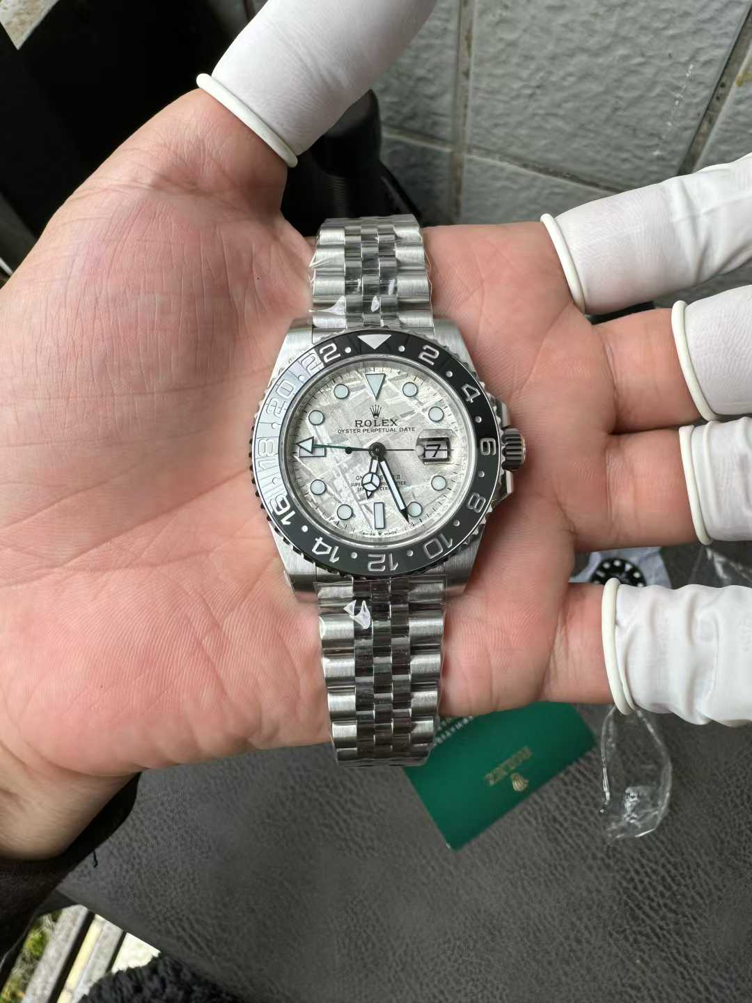 Clean Factory GMT Master II Bruce Wayne 126710GRNR Meteorite Dial Black Gray Ceramic Bezel Green GMT Hand Jubilee Bracelet DD3285 Movement 03 Clean Factory GMT Master II Bruce Wayne 126710GRNR Meteorite Dial Black Gray Ceramic Bezel Green GMT Hand Jubilee Bracelet DD3285 Movement 03