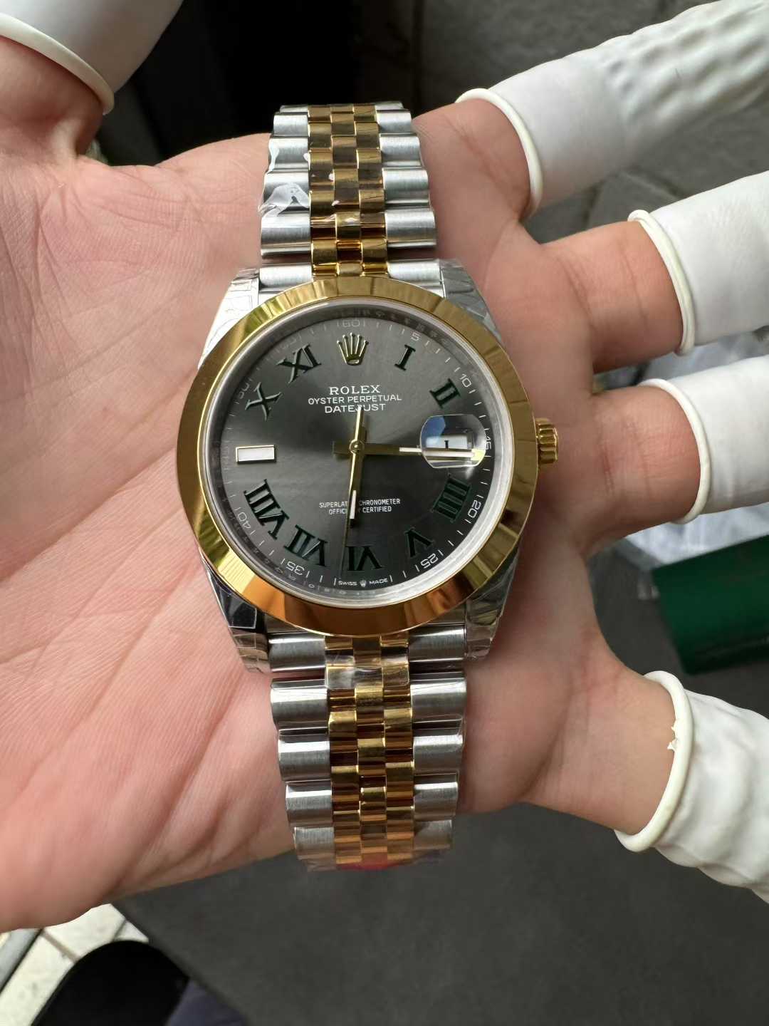 Clean Factory DateJust 41 126303 Wimbledon Slate Dial with Roma Indexes Yellow Gold Smooth Bezel Two Tone Jubilee Bracelet DD 3235 Movement 04 Clean Factory DateJust 41 126303 Wimbledon Slate Dial with Roma Indexes Yellow Gold Smooth Bezel Two Tone Jubilee Bracelet DD 3235 Movement 04