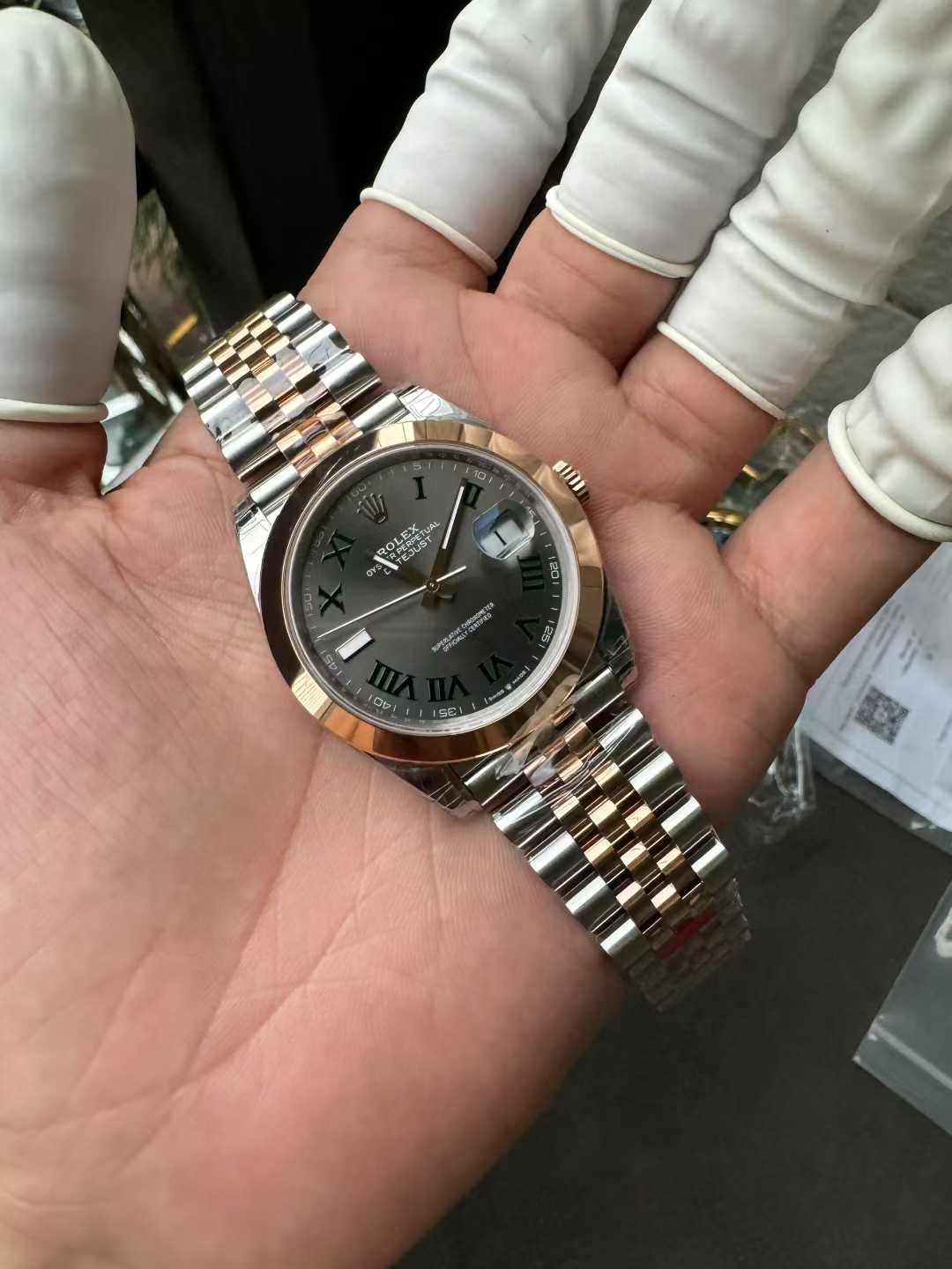 Clean Factory DateJust 41 126331 Wimbledon Slate Dial with Roma Indexes Rose Gold Smooth Bezel Two Tone Jubilee Bracelet DD 3235 Movement 02 Clean Factory DateJust 41 126331 Wimbledon Slate Dial with Roma Indexes Rose Gold Smooth Bezel Two Tone Jubilee Bracelet DD 3235 Movement 02