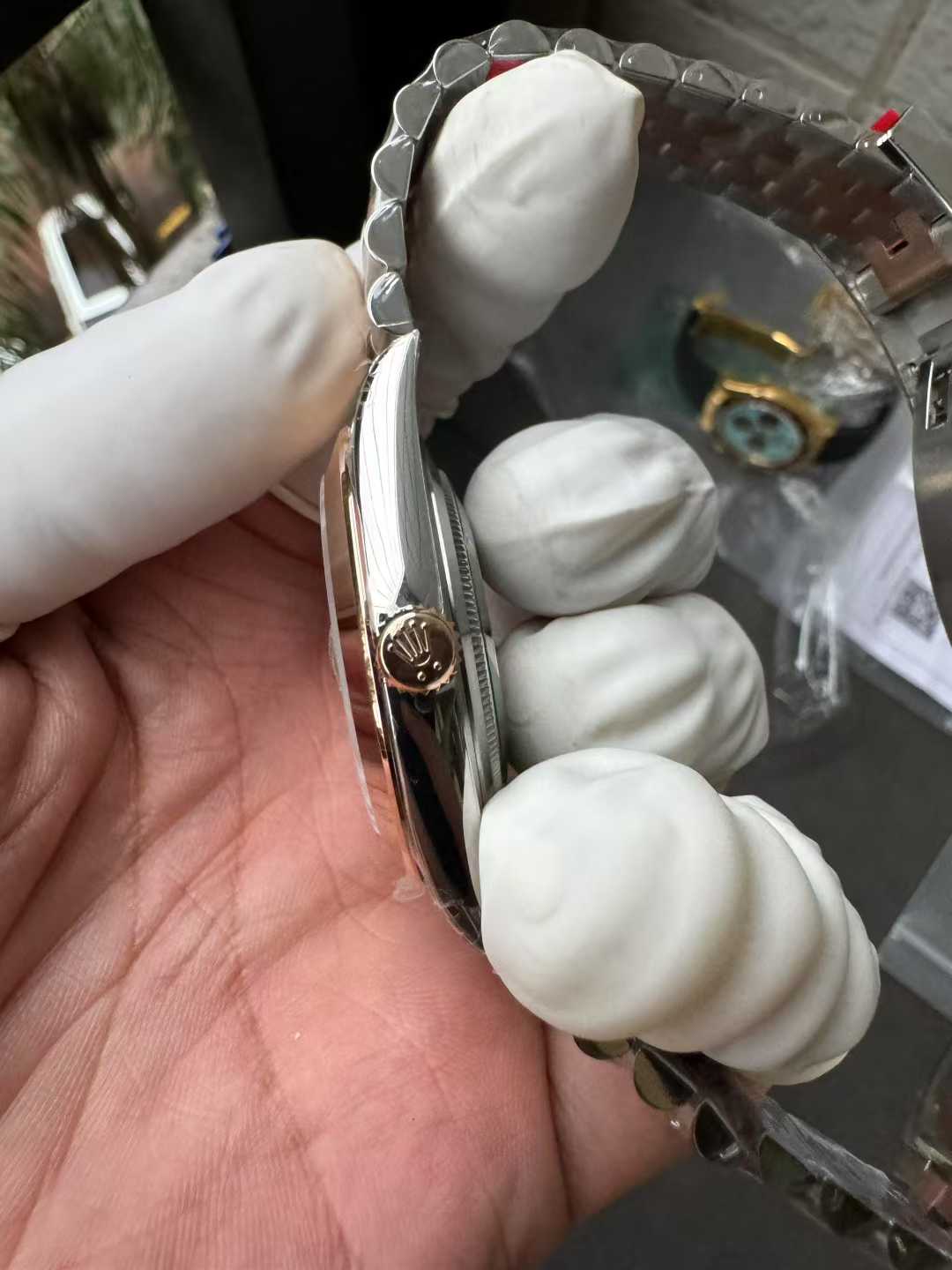 Clean Factory DateJust 41 126331 Wimbledon Slate Dial with Roma Indexes Rose Gold Smooth Bezel Two Tone Jubilee Bracelet DD 3235 Movement 05 Clean Factory DateJust 41 126331 Wimbledon Slate Dial with Roma Indexes Rose Gold Smooth Bezel Two Tone Jubilee Bracelet DD 3235 Movement 05