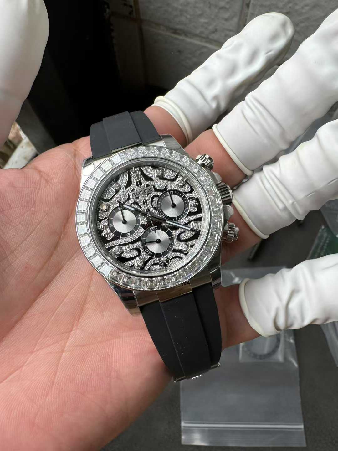 Clean Factory Daytona Eye of the Tiger 116589TBR Wrapped Platinum 40mm Black Diamond Motif Dial Baguette Bezel Oysterflex Strap DD4131 Movement 02 Clean Factory Daytona Eye of the Tiger 116589TBR Wrapped Platinum 40mm Black Diamond Motif Dial Baguette Bezel Oysterflex Strap DD4131 Movement 02